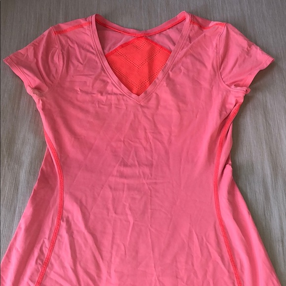 Under Armour Top - Picture 1 of 3